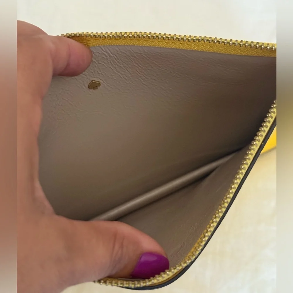 kate spade chic yellow🍌leather